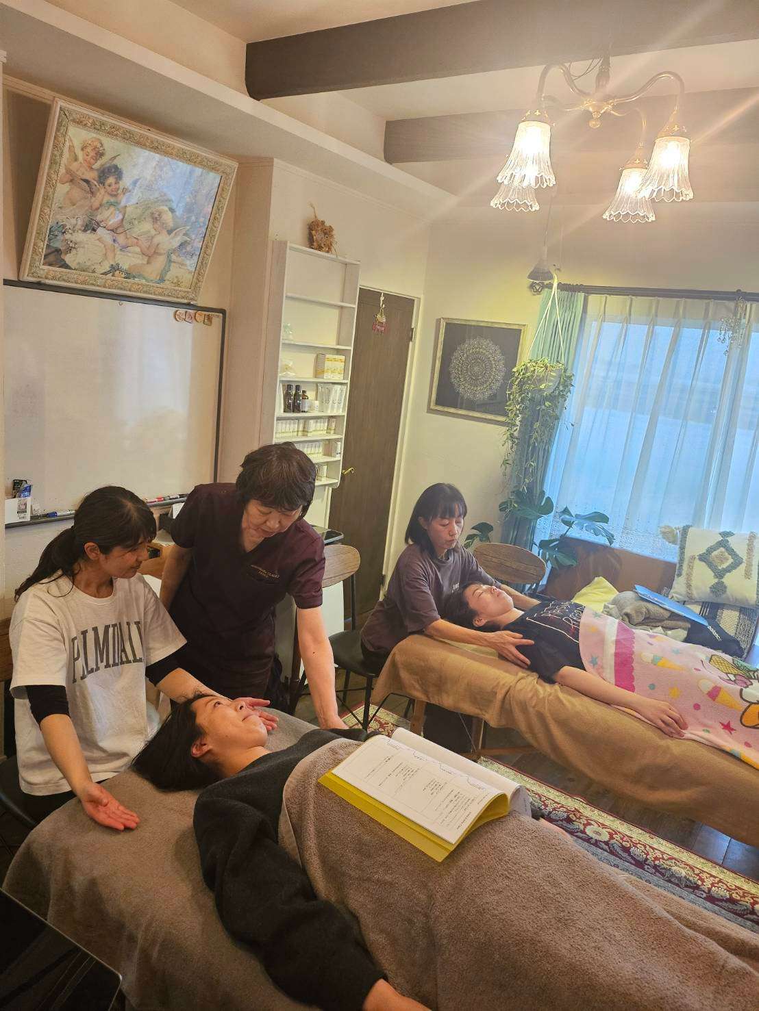 マッサージ実技の、講座モデル募集☆